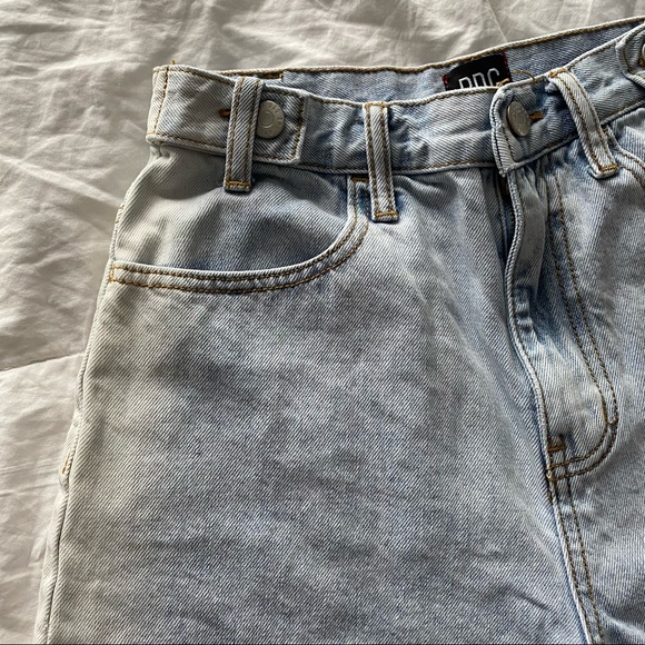 Urban Outfitters BDG Frayed Denim Shorts - Picture 4 of 6